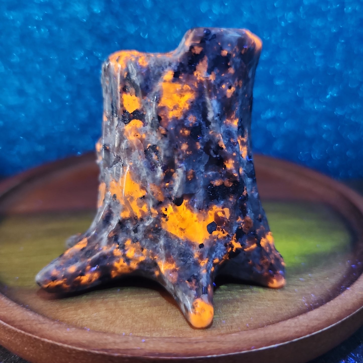 Yooperlite Treetrunk Carving