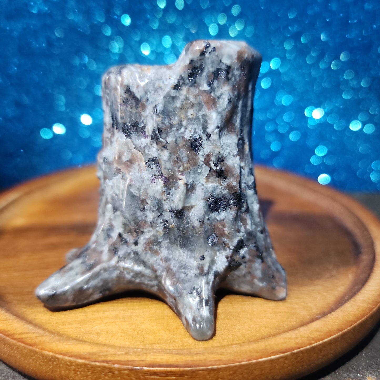 Yooperlite Treetrunk Carving