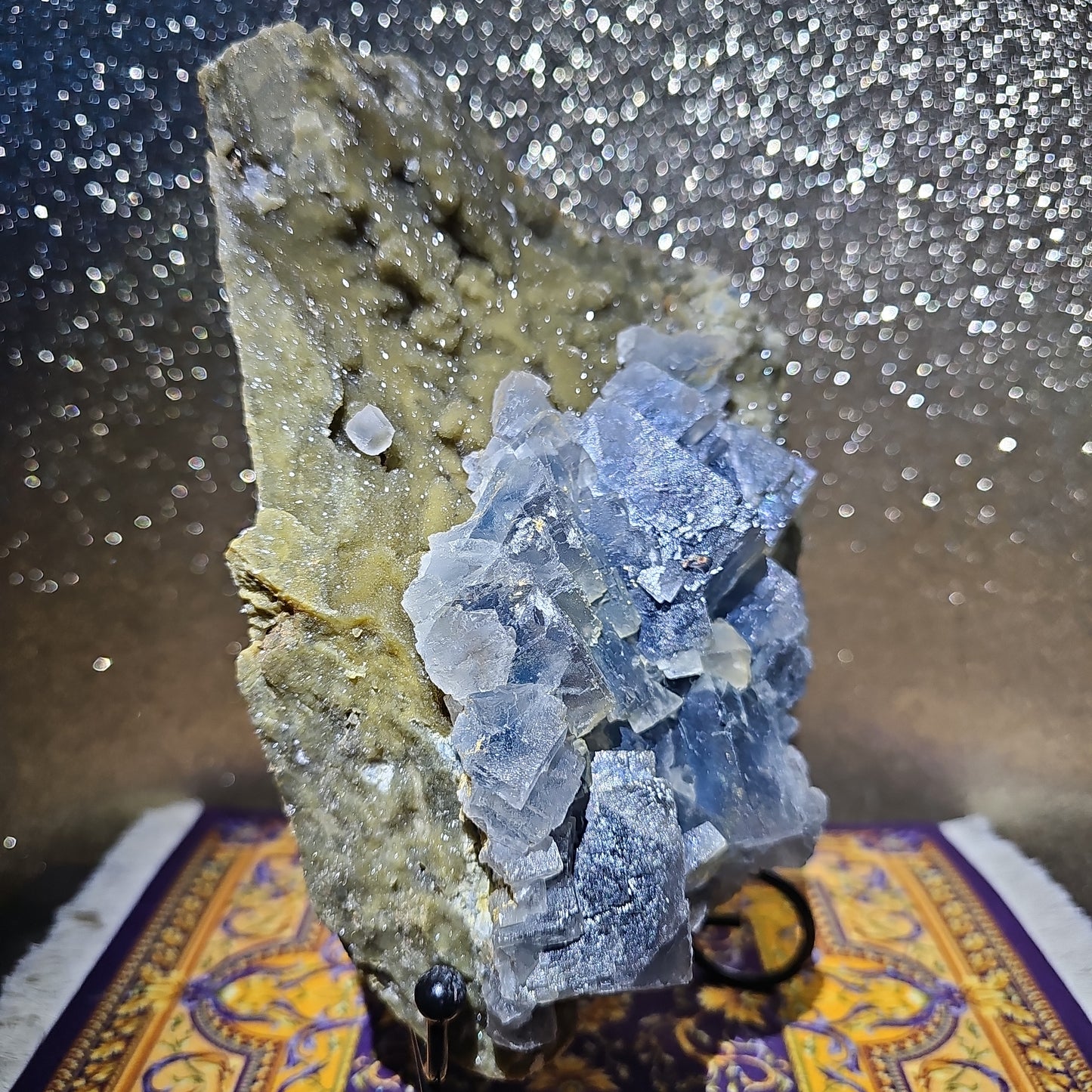 Xianghualing Fluorite with Stand