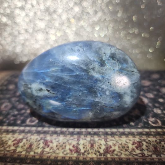 Labradorite Palmstone