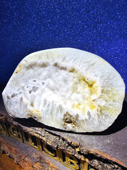 3.8lbs Clear Quartz Druzy Agate Specimen