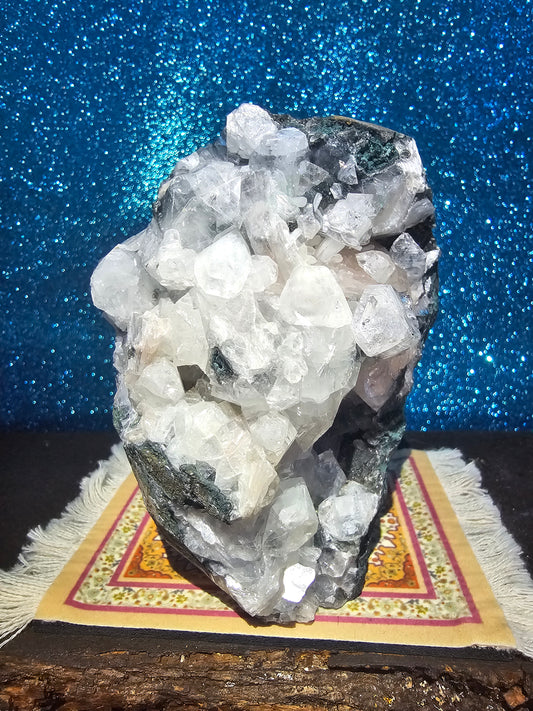 1.7lbs Diamond Apophylite