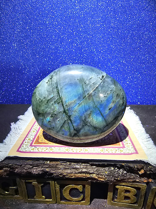 Labradorite Palmstone