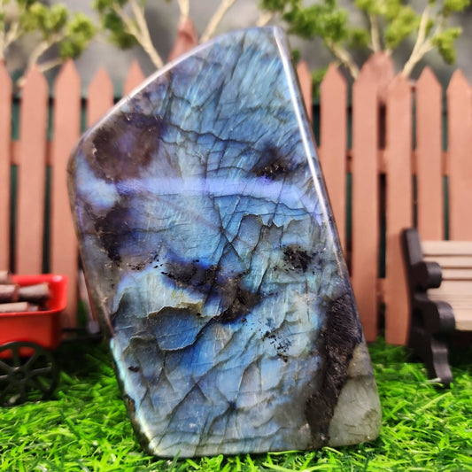 Labradorite Freeform - MagicBox Crystals