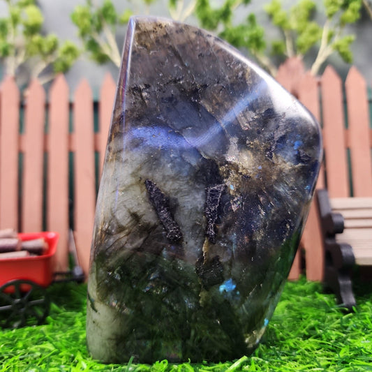 Labradorite Freeform - MagicBox Crystals