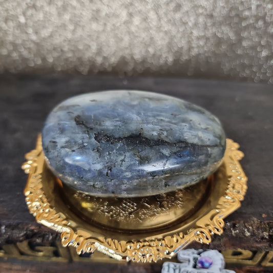 Labradorite Palmstone - MagicBox Crystals