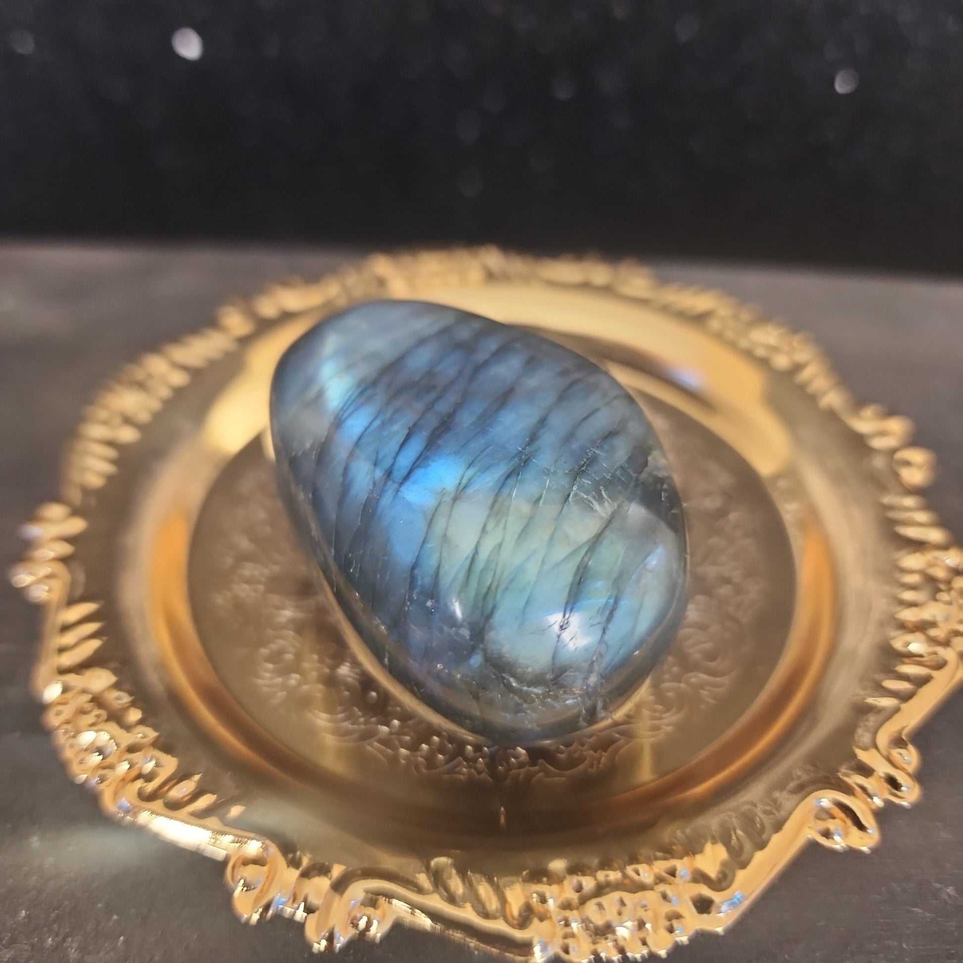 Labradorite Palmstone - MagicBox Crystals