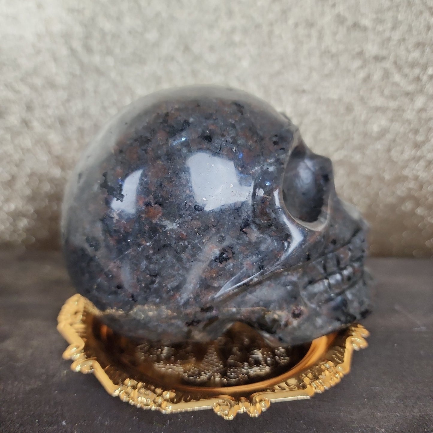 Yooperlite Skull - MagicBox Crystals