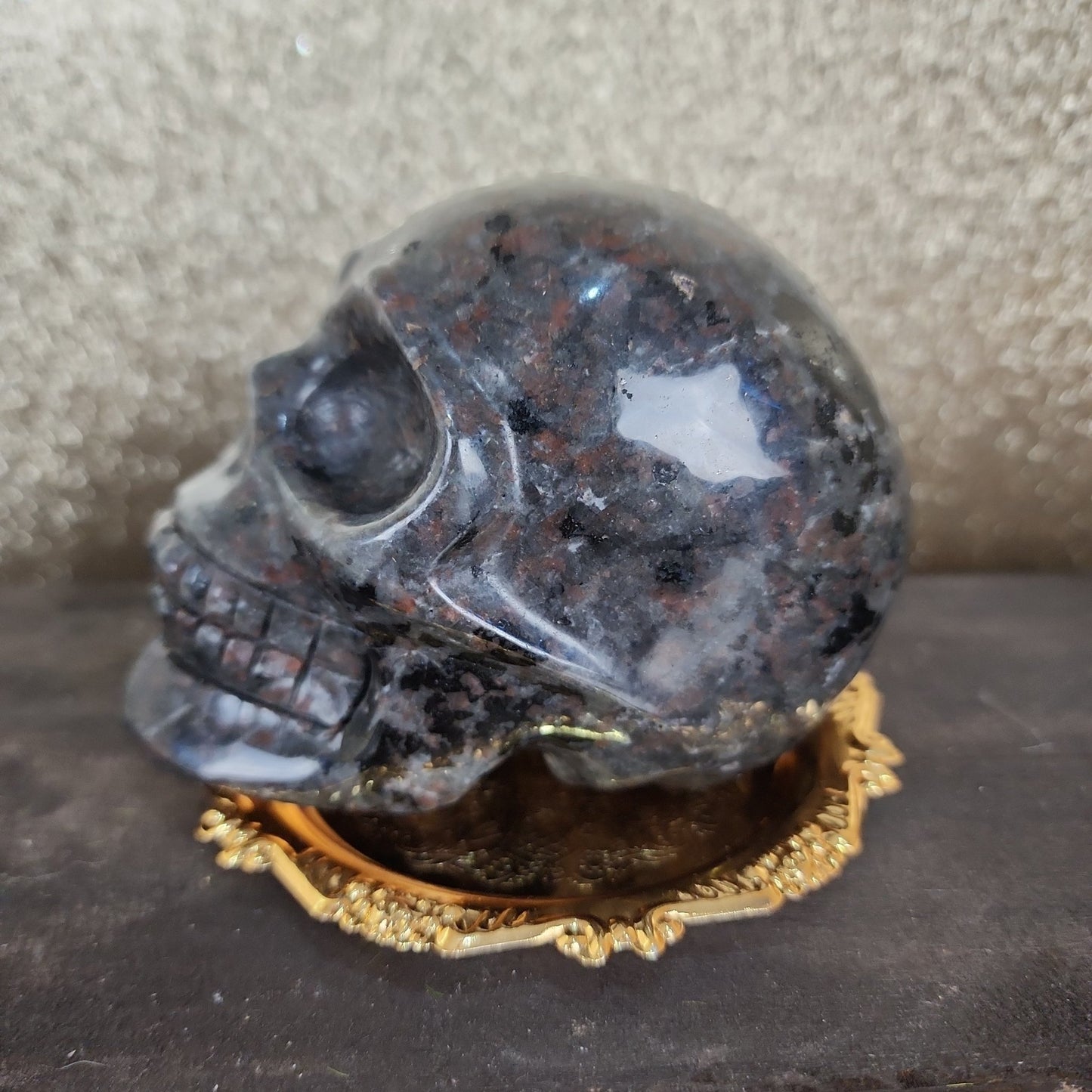 Yooperlite Skull - MagicBox Crystals