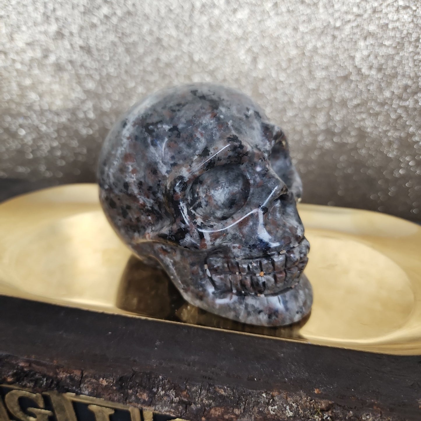 Yooperlite Skull - MagicBox Crystals